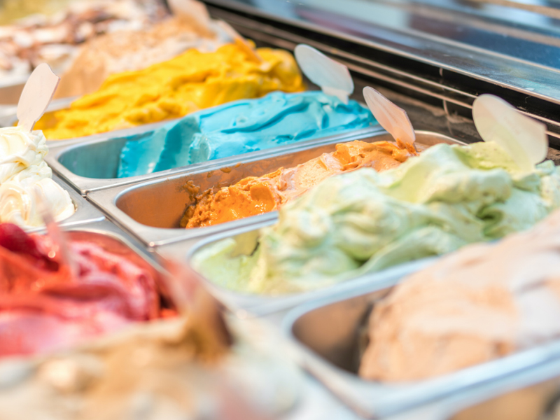 유화제 가 아이스크림 생산 에서 의 역할 과 선택 은 무엇 입 니까?